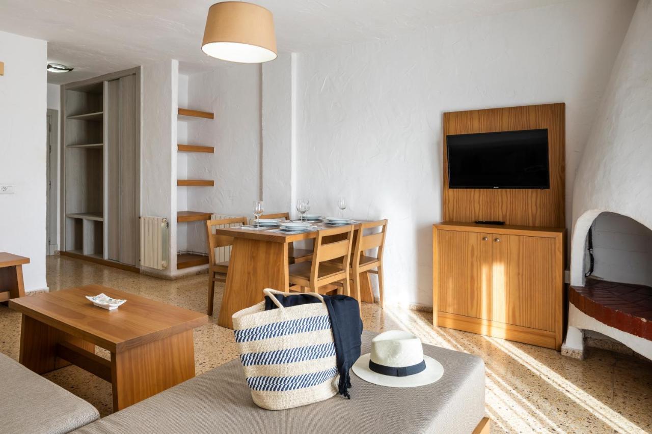 Apartamentos El Moro Sant Antoni de Portmany Екстериор снимка