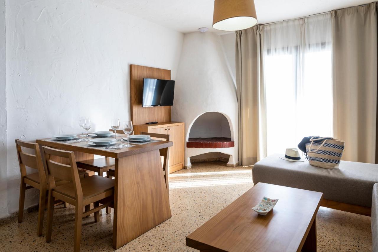 Apartamentos El Moro Sant Antoni de Portmany Екстериор снимка