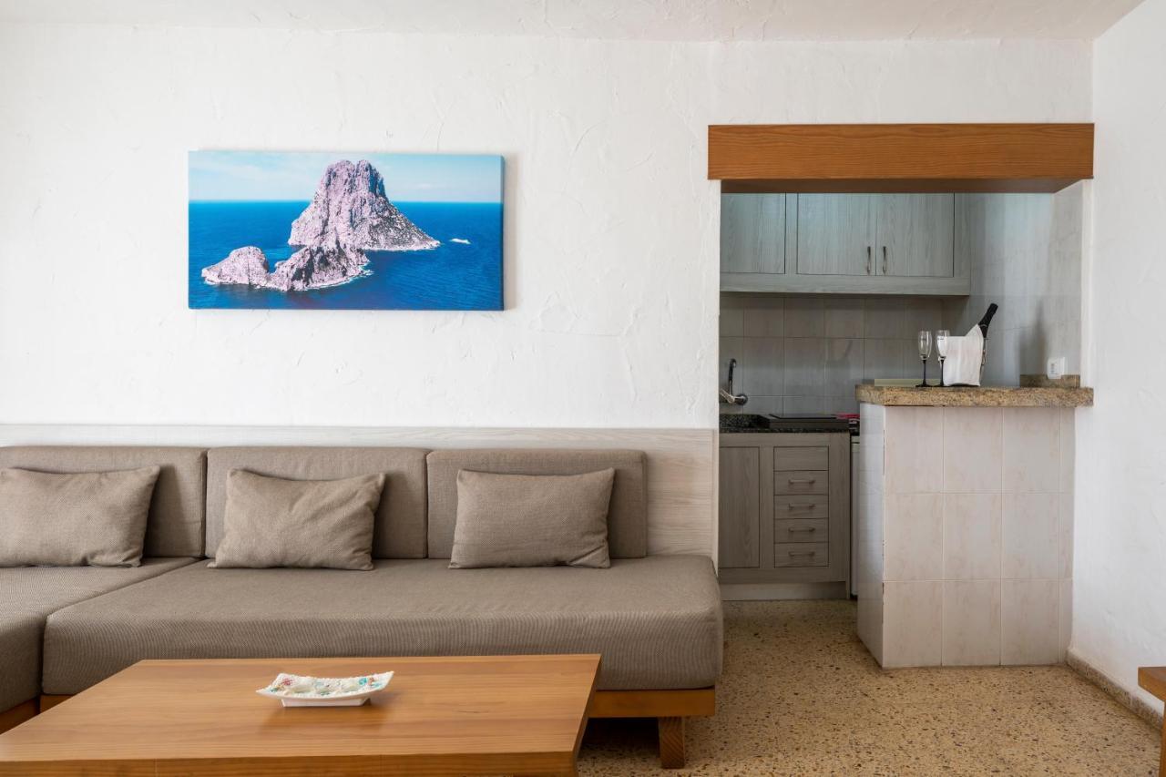 Apartamentos El Moro Sant Antoni de Portmany Екстериор снимка