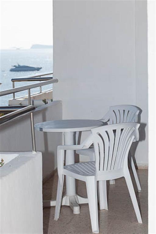 Apartamentos El Moro Sant Antoni de Portmany Екстериор снимка
