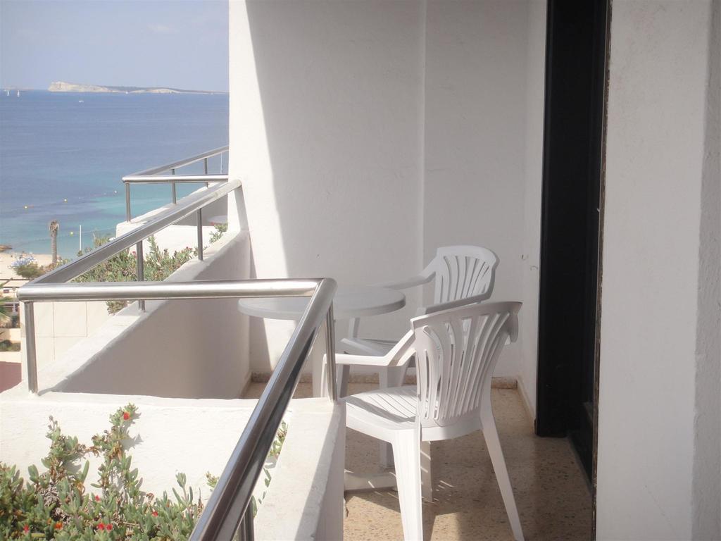Apartamentos El Moro Sant Antoni de Portmany Стая снимка
